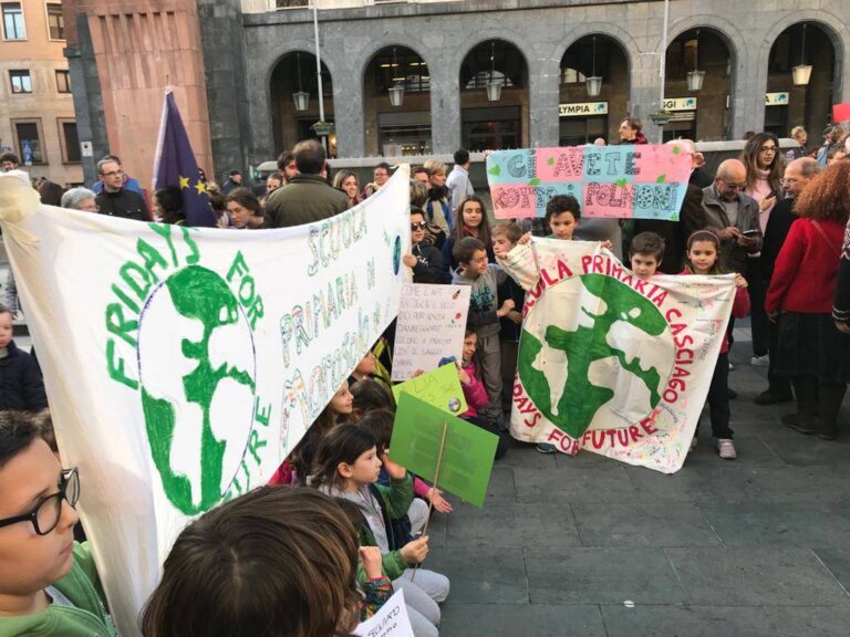 Fridays for future Italia il 6 ottobre protesta nelle piazze di tutto il Paese. A Varese rtitrovo in piazza Podestà